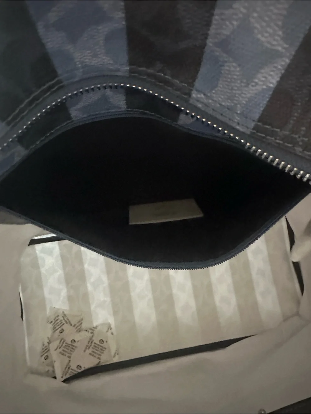 COACH SIGNATURE LARGE CITY TOTE DENIM WITH BLUE STRIPES PATTERN - Picture 7 of 9